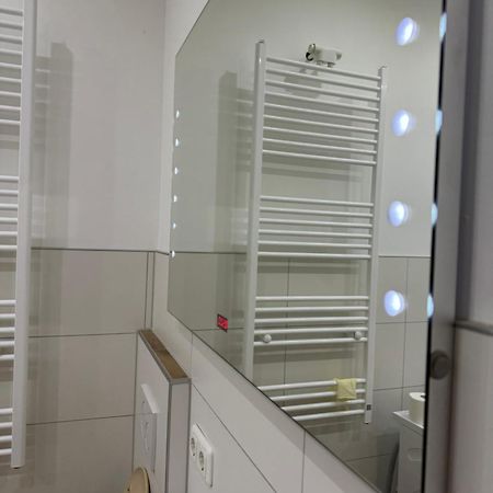 Luxurioese Wohnung Mit Eigenem Garten Augsburg Kültér fotó