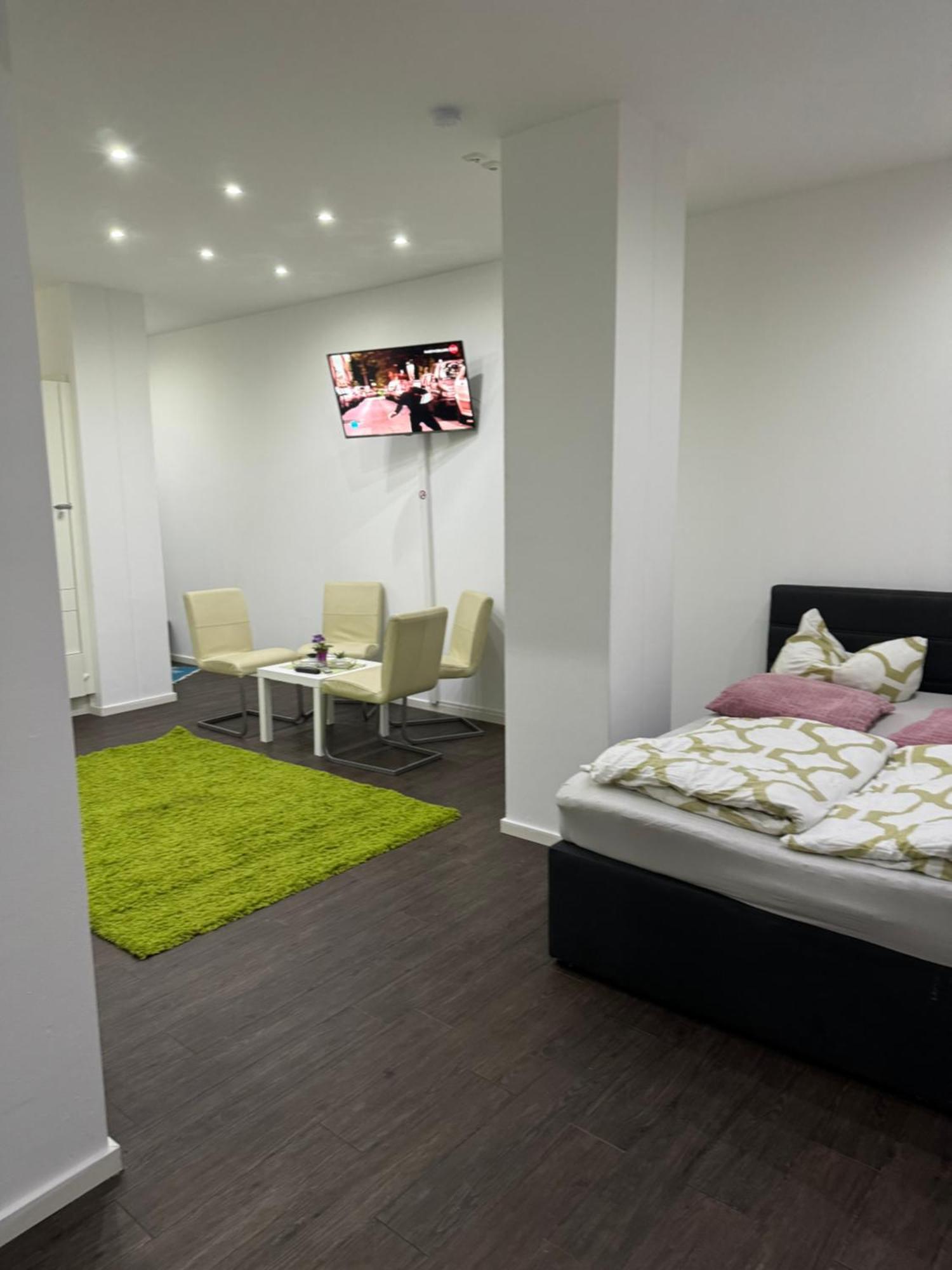 Luxurioese Wohnung Mit Eigenem Garten Augsburg Kültér fotó