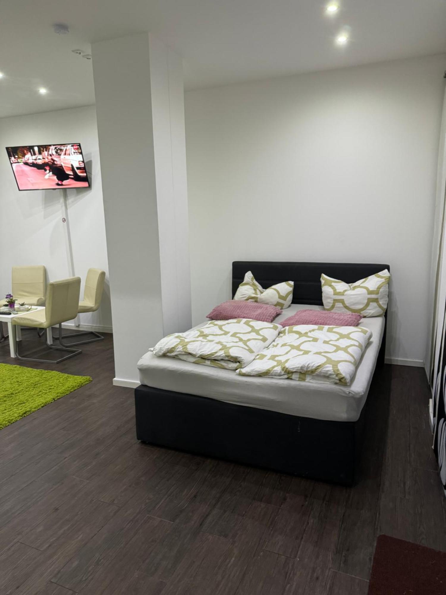 Luxurioese Wohnung Mit Eigenem Garten Augsburg Kültér fotó